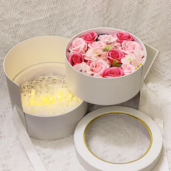 Hộp hoa tròn trái tim led